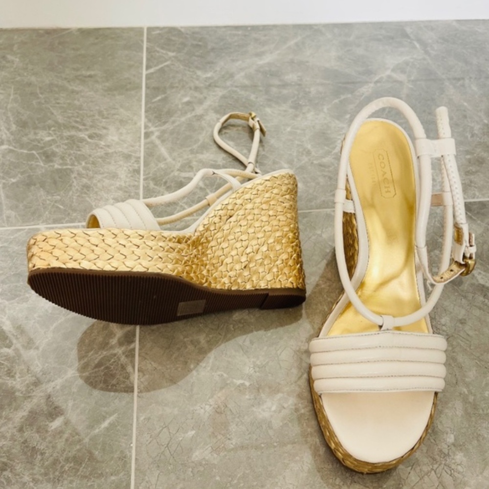 COACH Gold Platform Chunky Strappy Sandals Sz 8